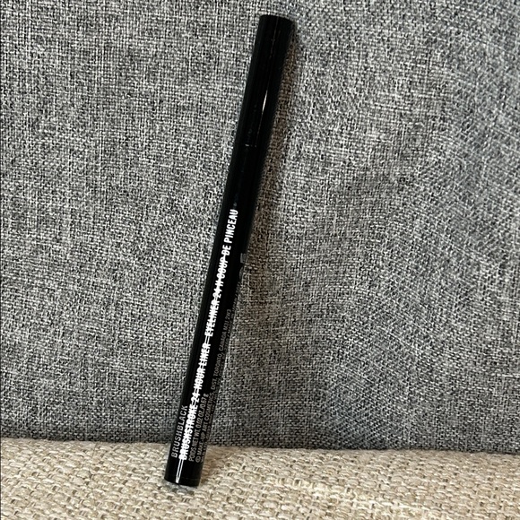 MAC Cosmetics Other - 24 hour liner Brushblack